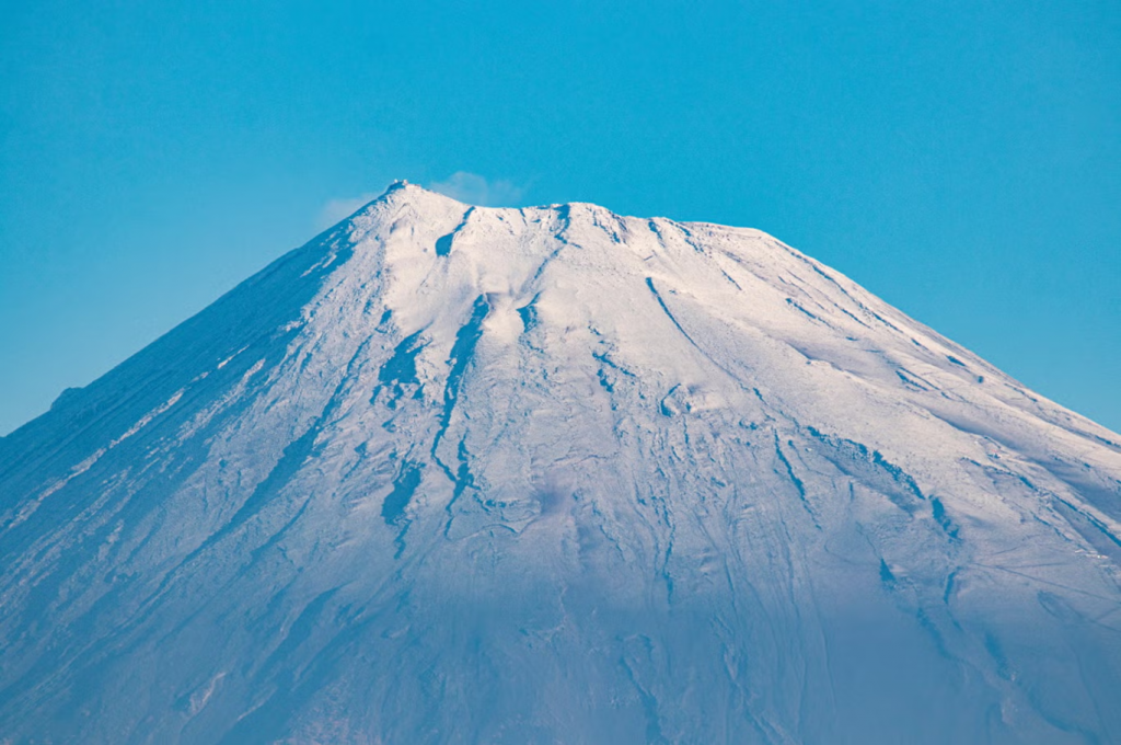 Mount Fuji Sees First Snowfall After Longest Delay in 130 Years